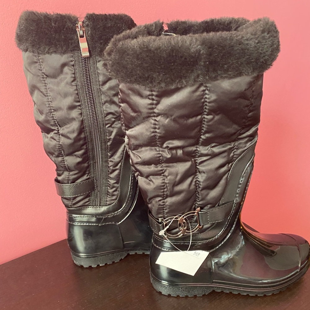 Henry Ferrera Girls waterproof boots with faux fur.